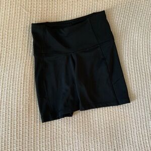 Tasc Performance Sculptive Pocket Womens Bike Shorts 5in Yoga Pilates Cycling